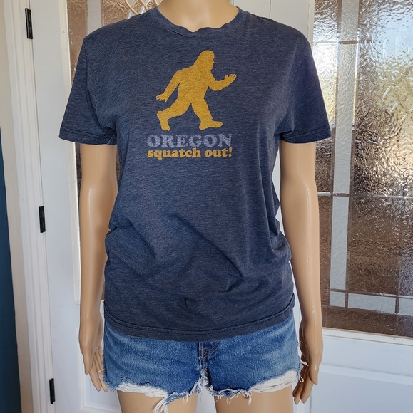 SASQUATCH TRADING POST TEE SZ Sm - Picture 11 of 12